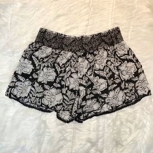 RL Women’s Floral Gartered Shorts